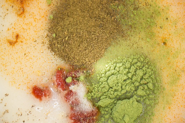 Kratom má různou podobu.